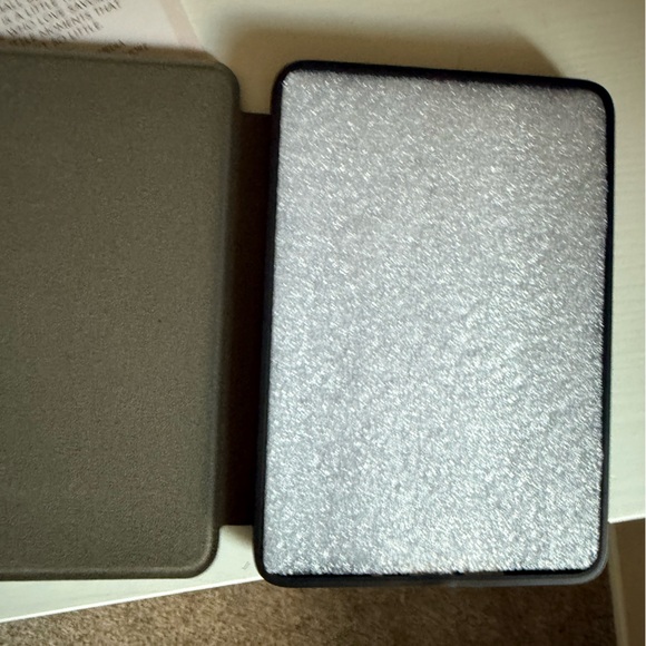 Two Basic Kindle Covers - Picture 15 of 15